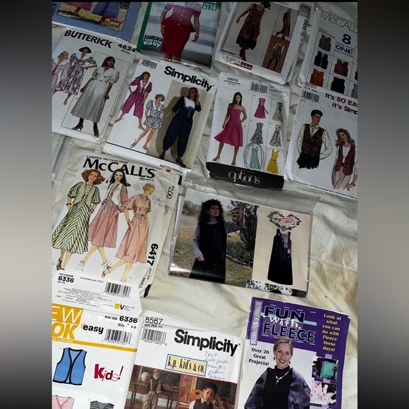 Sewing patterns Lot of vintage dress vest 19 womens fabric pattern 1990s & 2000s - Picture 4 of 4